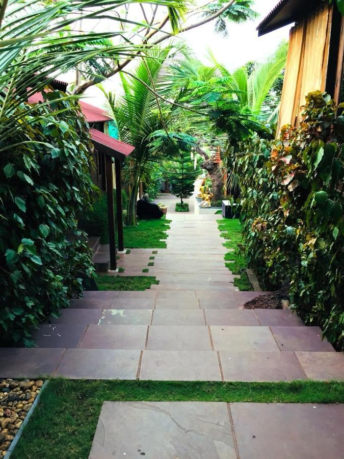 Rock Forest Goa Honeymoon Cottages Калангуте Екстериор снимка