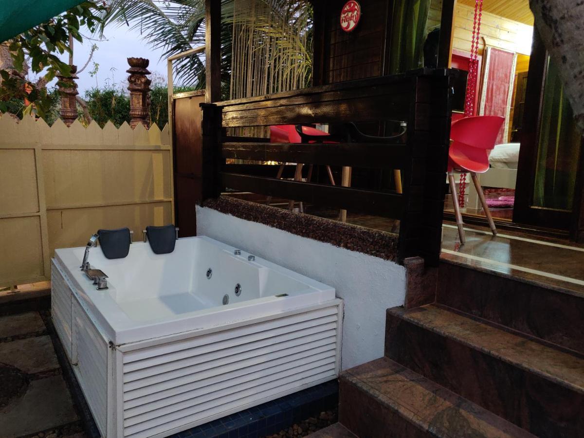 Rock Forest Goa Honeymoon Cottages Калангуте Екстериор снимка