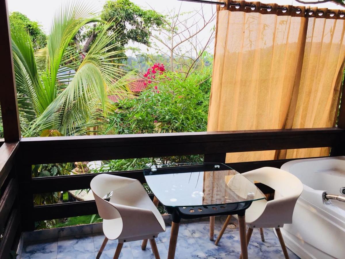 Rock Forest Goa Honeymoon Cottages Калангуте Екстериор снимка