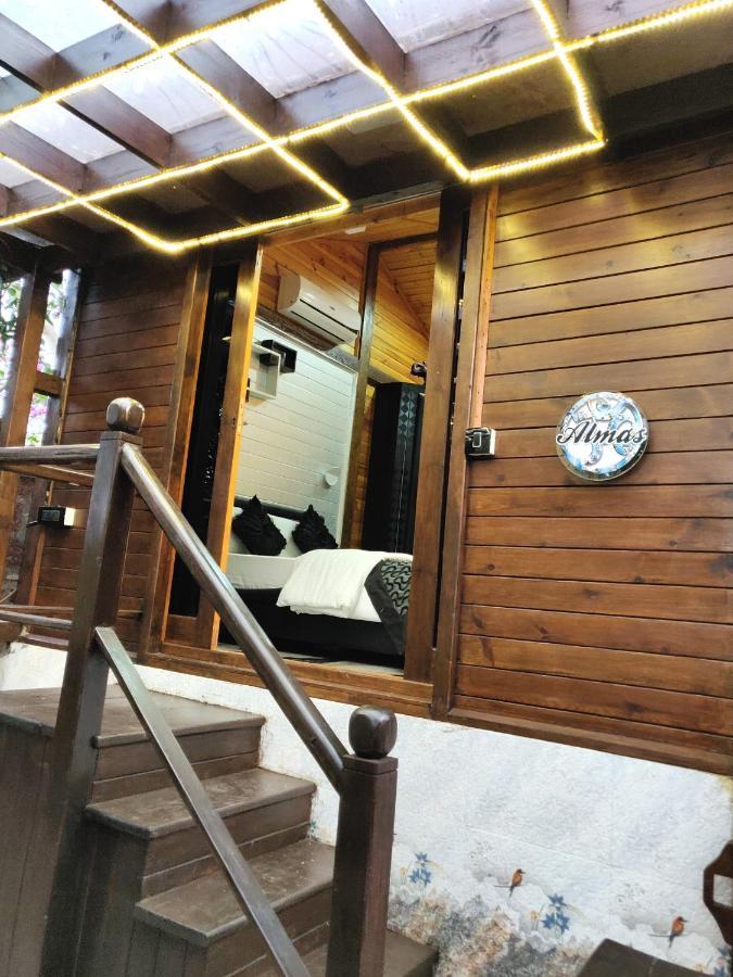 Rock Forest Goa Honeymoon Cottages Калангуте Екстериор снимка